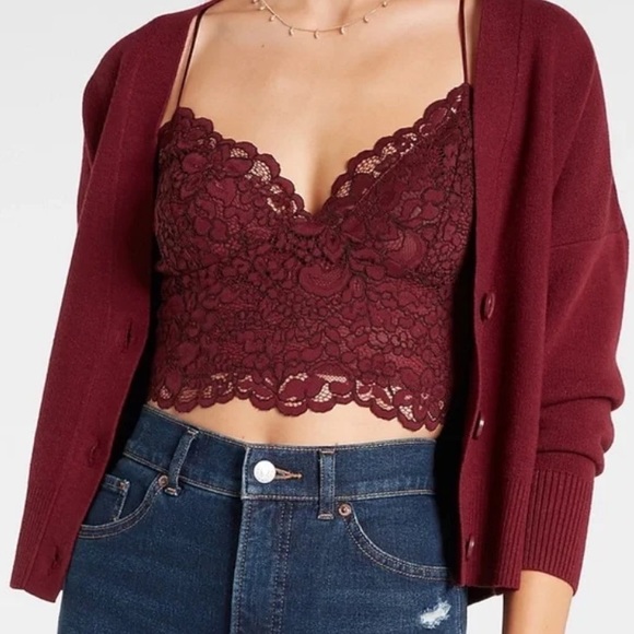 Express Allover Lace Cropped Cami- Maroon